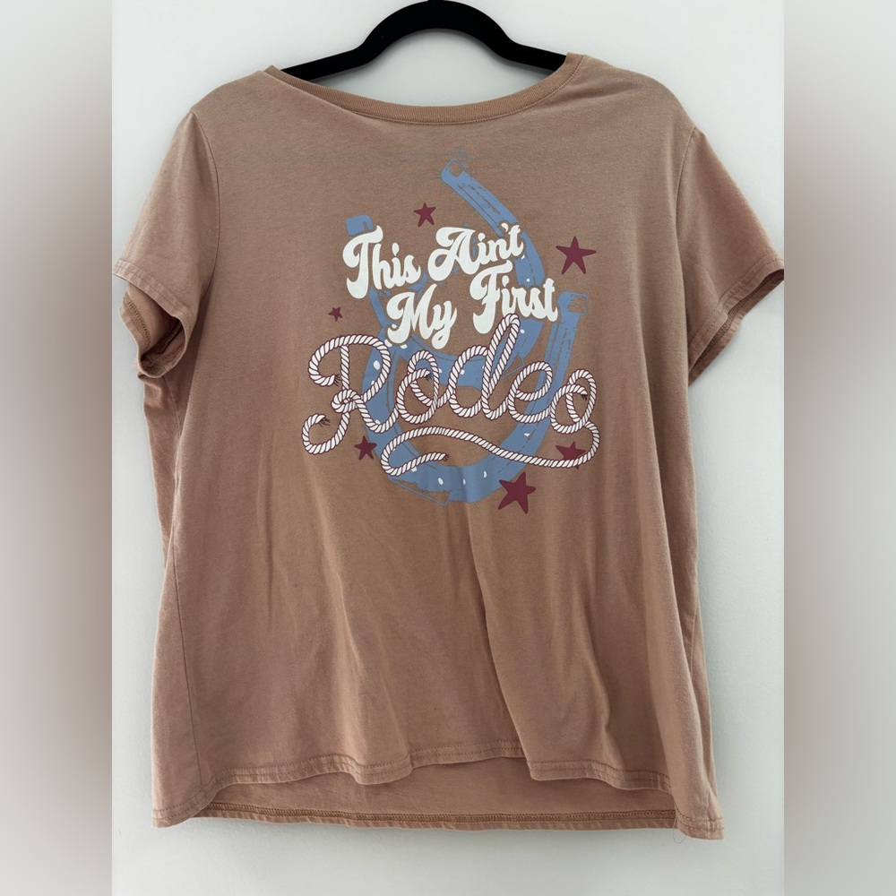 Wound Up Brown 'This Ain't My First Rodeo' Juniors Tee